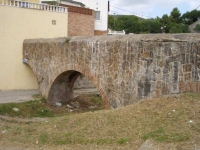04.08.2010.- Imatge de l’aqüeducte proper. Formava part de l’aqüeducte Alt de Montcada.
